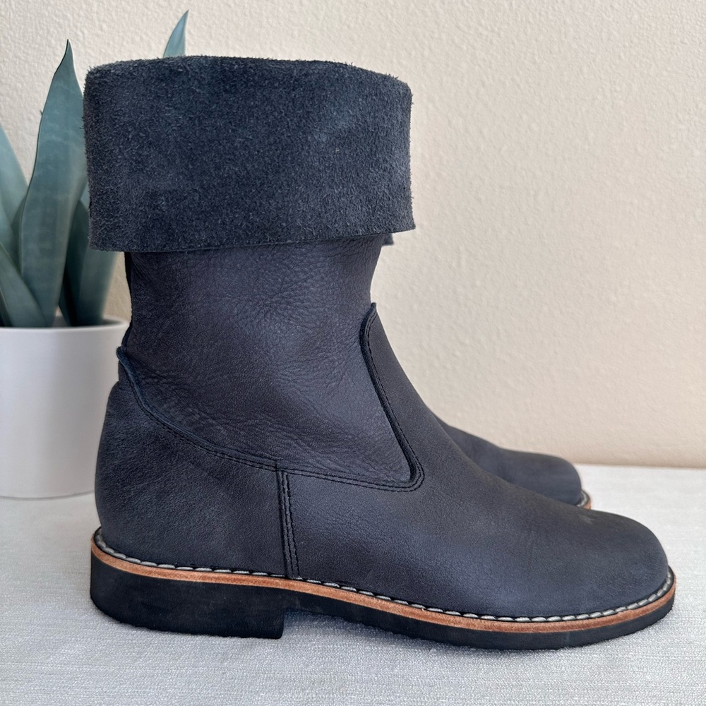 Roots Charcoal Tribal Fold Grey Nubuck Weatherproof Mid Height Boots Women’s 8.5
